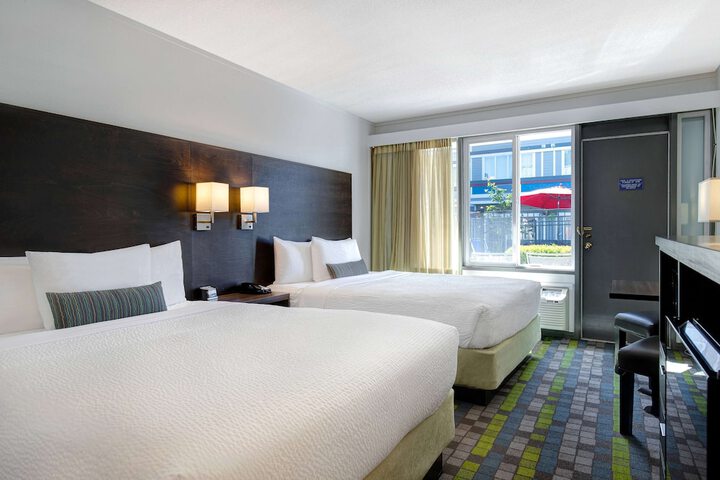 Days Inn by Wyndham Victoria Airport Sidney