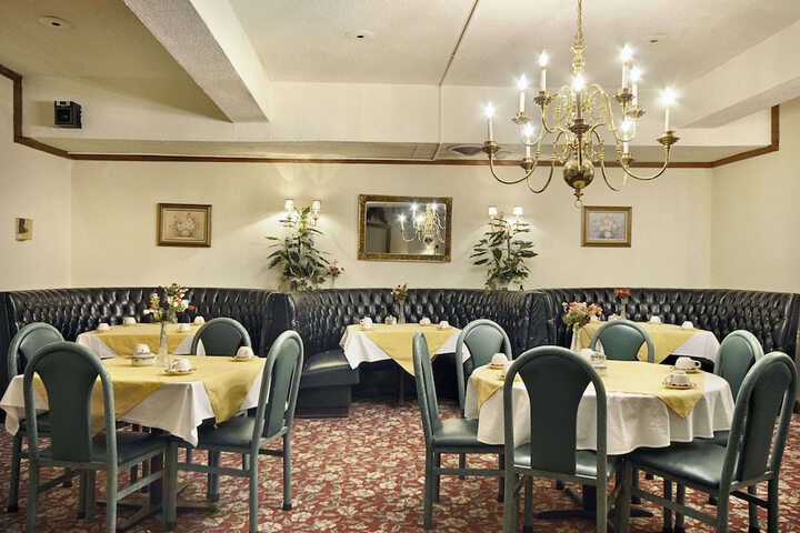 Dining 11 of 11