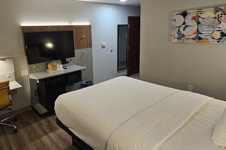 Room 25 of 28