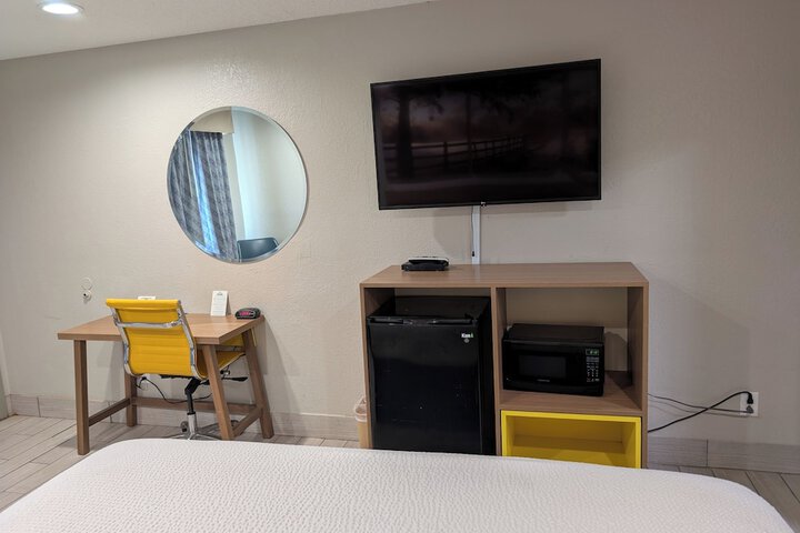 Room 7 of 25