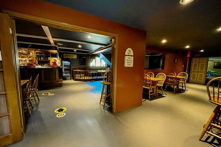 Lounge 112 of 153