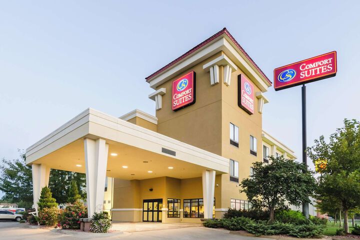 Comfort Suites Salina South