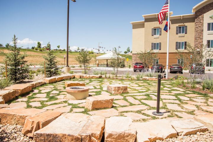 Hotel Exterior 28 of 29