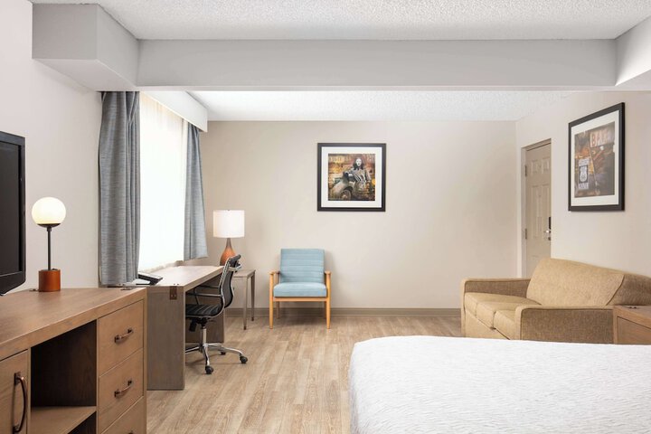 Room 28 of 63