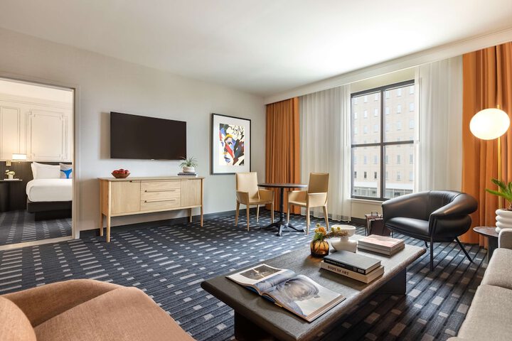 Room 10 of 87
