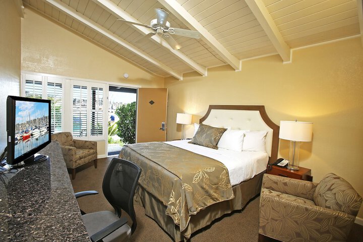 Room 28 of 60