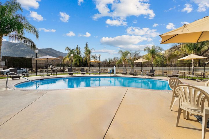 Pool 4 of 43