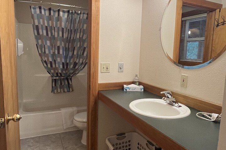 Room 121 of 210