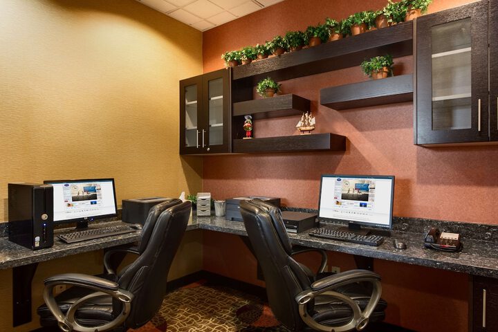 Business Center 19 of 19