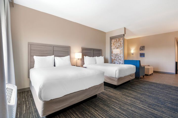 Room 32 of 39