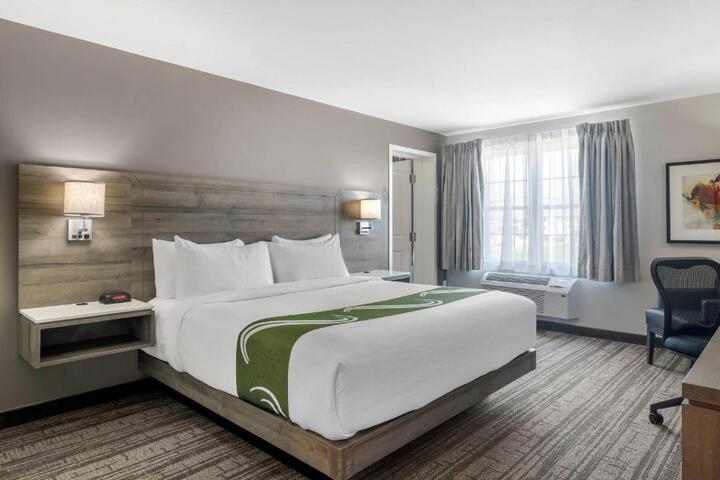 Quality Inn & Suites Amsterdam