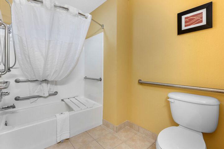 Comfort Suites Findlay I-75 near Sports Complex