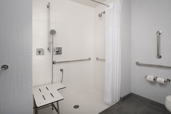 Room 26 of 34