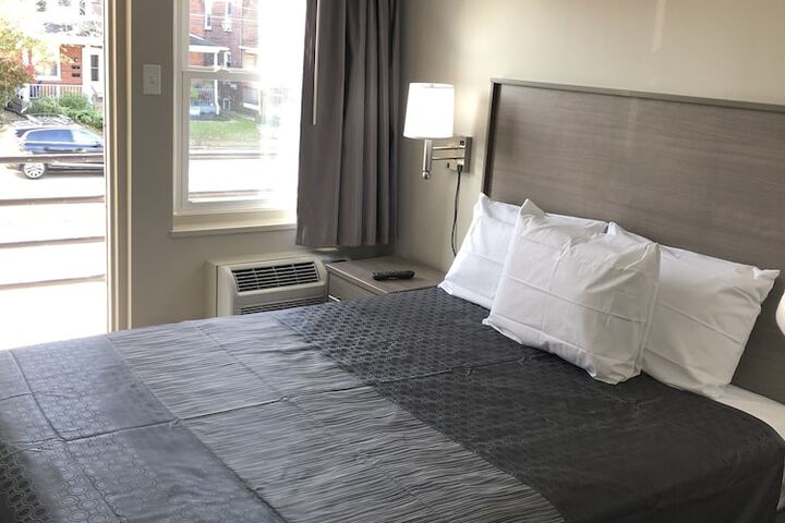 Room 27 of 28