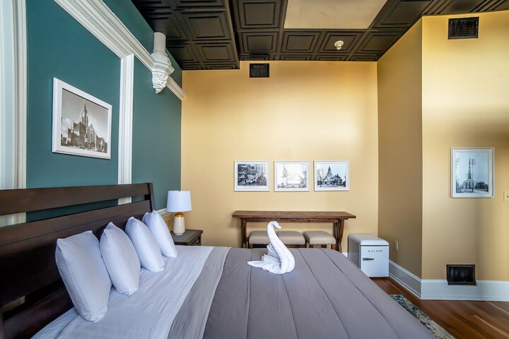 Room 176 of 223