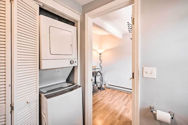 Bright Belmar Cottage Half Mi to Boardwalk!