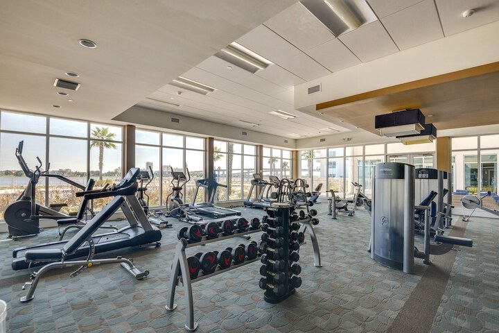 Luxe Resort Condo - 2 Mi to Daytona Beach!
