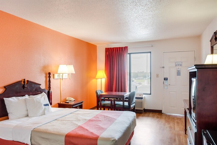 Room 32 of 34