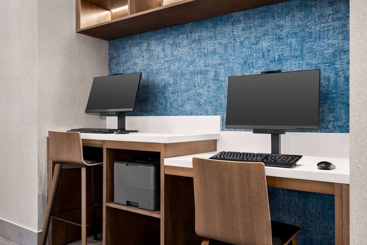 Business Center 65 of 66