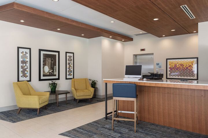 Holiday Inn Express & Suites Victoria - Colwood