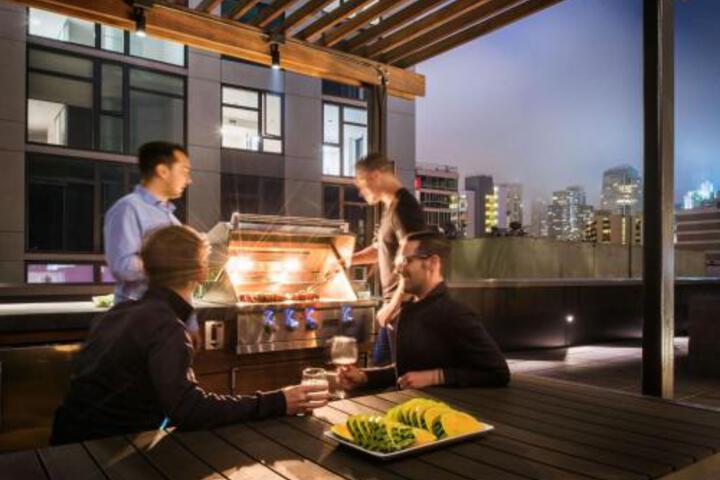 Global Luxury Suites on Folsom Street