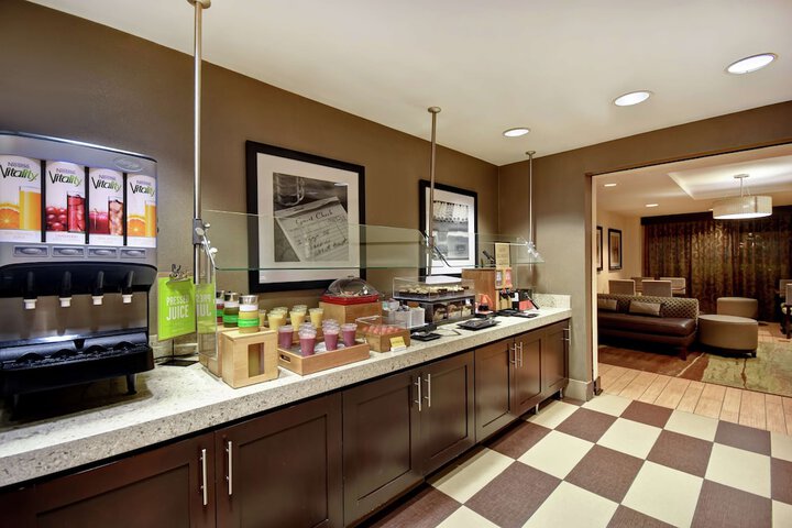 Hampton Inn Atlanta-Mall of Georgia