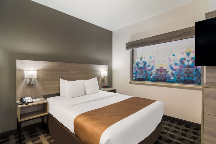 Room 14 of 47