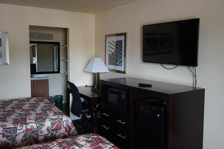 Room 7 of 9