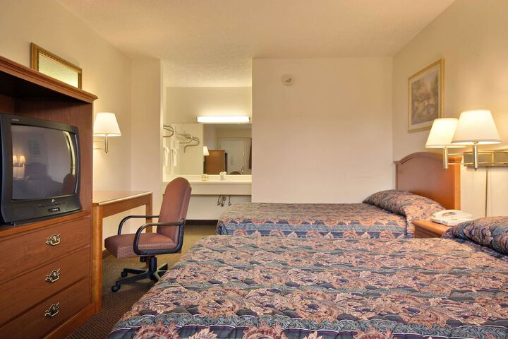 Room 11 of 37