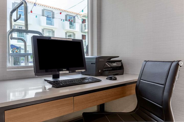 Business Center 32 of 32