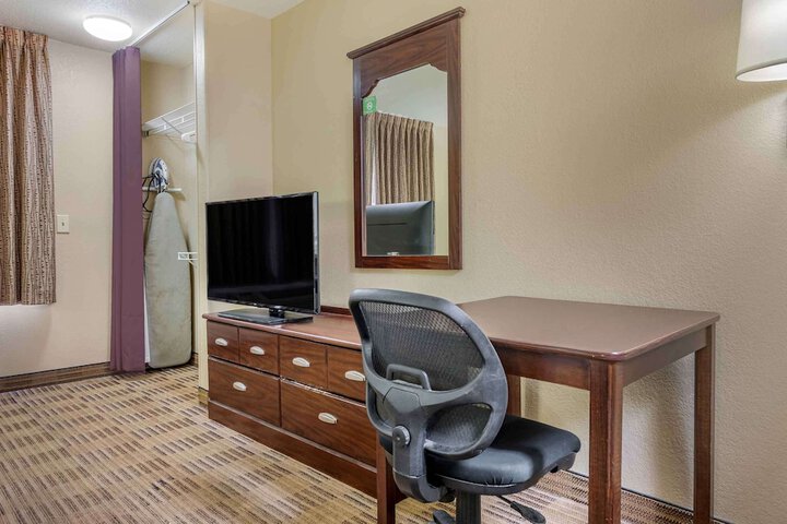 Extended Stay America Select Suites Detroit Sterling Heights