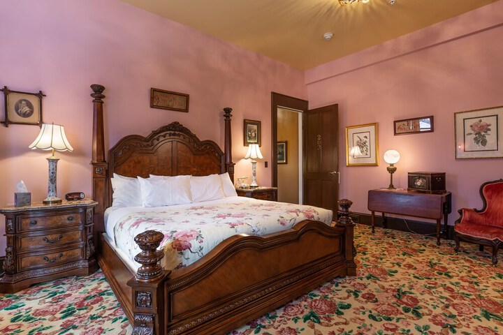 Steele Mansion