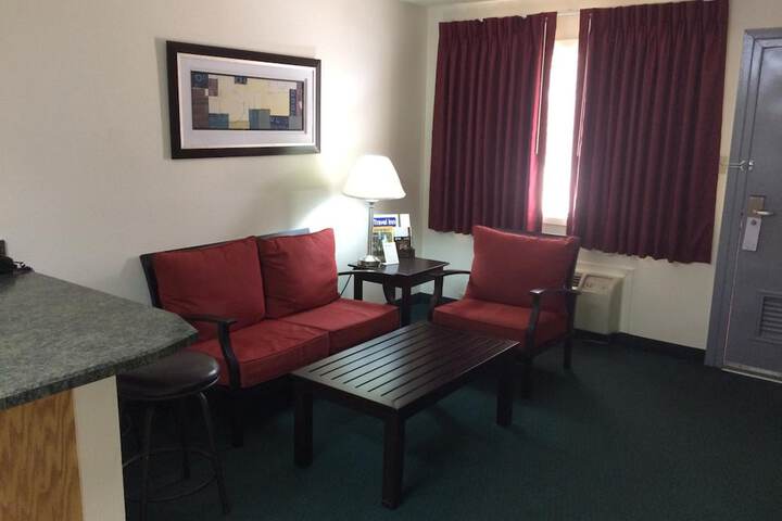 Travel Inn & Suites