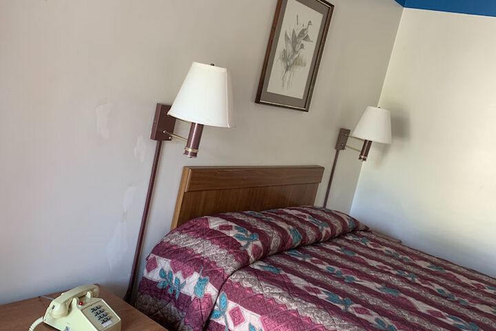 Room 7 of 25