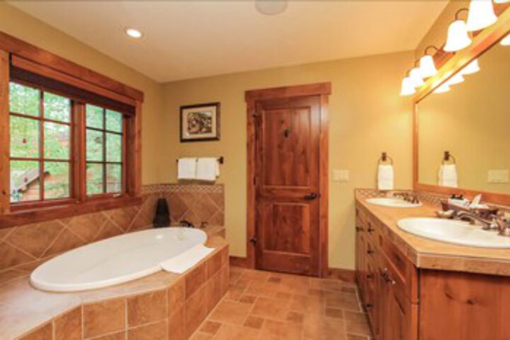 Discovery Chalet 164 - Three Bedroom Chalet