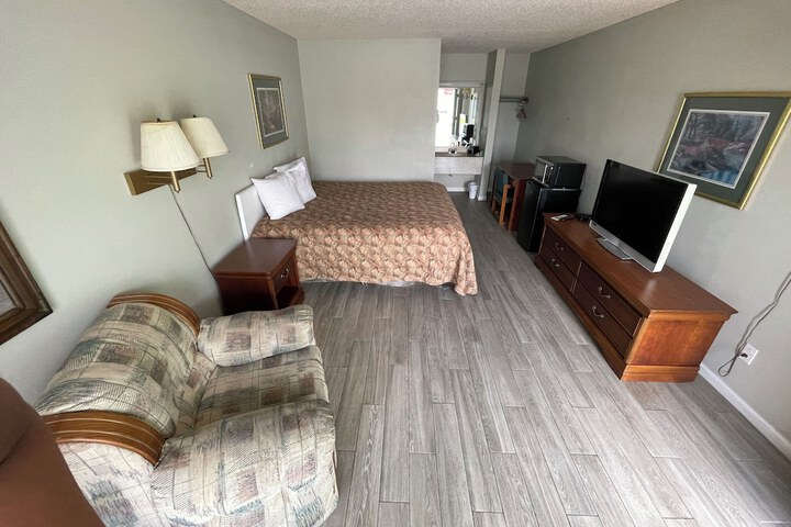 Room 21 of 27