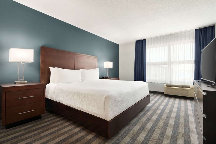 Room 10 of 46