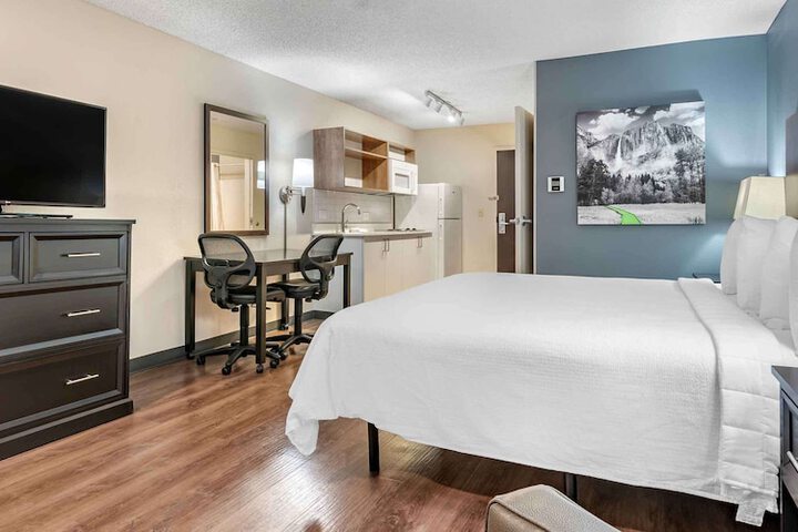 Room 32 of 35