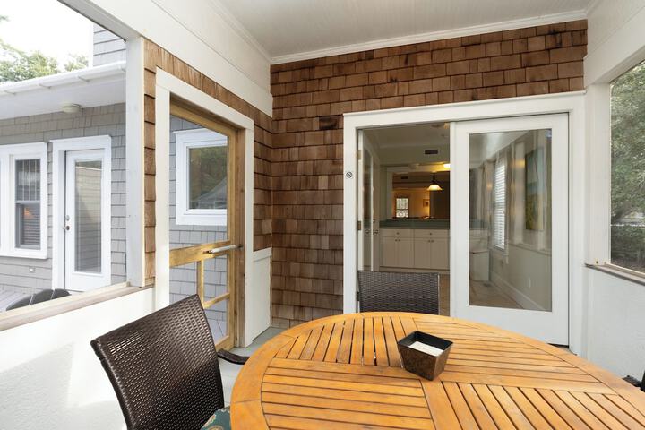 Ocracoke Harbor Inn