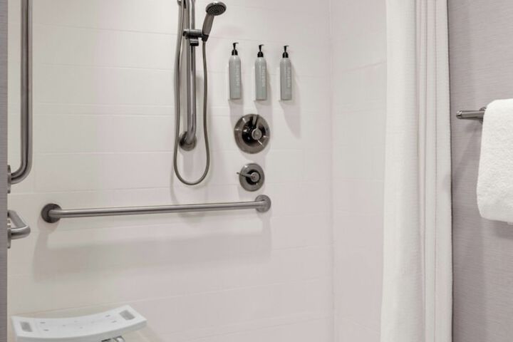 Courtyard by Marriott Evansville East