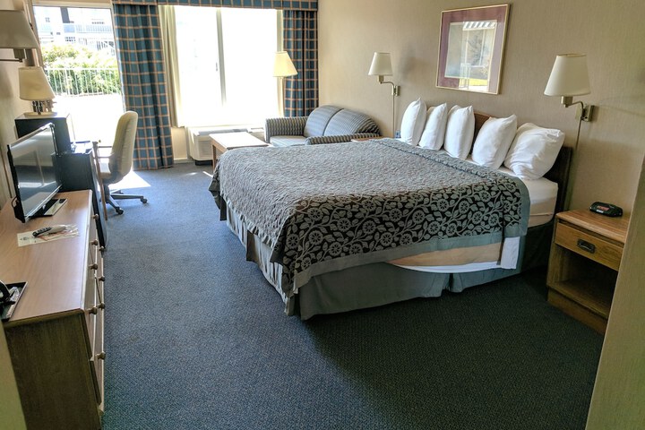 Room 22 of 23