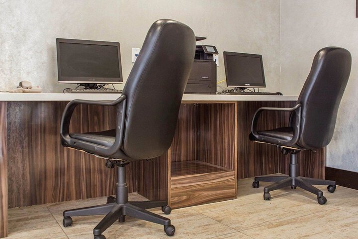Business Center 77 of 78