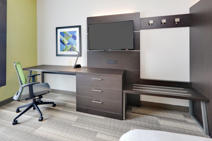 Holiday Inn Express & Suites Dublin by IHG