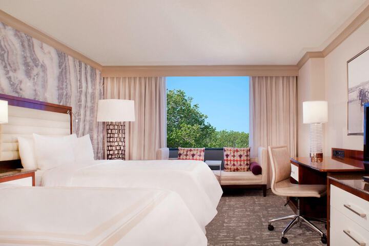 Room 20 of 33