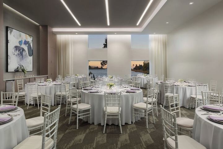 Ballroom/Hall 62 of 69