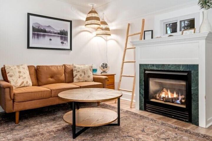 The Aurora Inn & Cottages