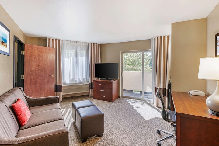 Room 16 of 33