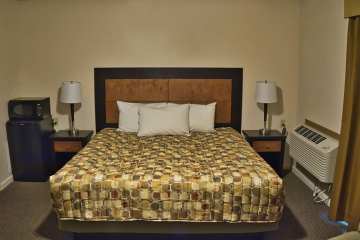 Room 11 of 24