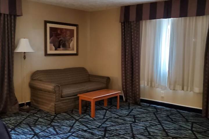 Room 26 of 32