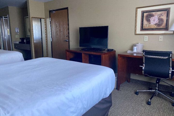 Room 8 of 14